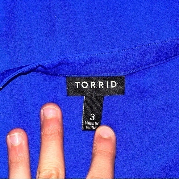 Torrid women’s plus size v neck tee shirt - Picture 3 of 6